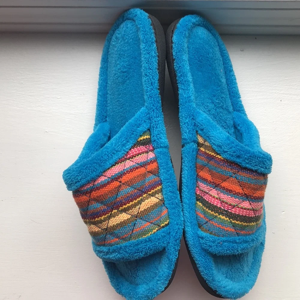 Isotoner Blue House Slippers size 8.5-9 - Picture 3 of 6